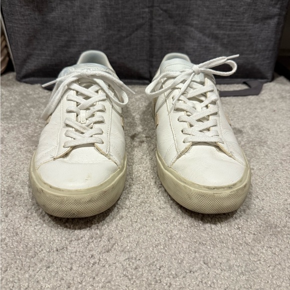 Veja Campo Sneaker
Men’s Size 9 - Picture 4 of 4